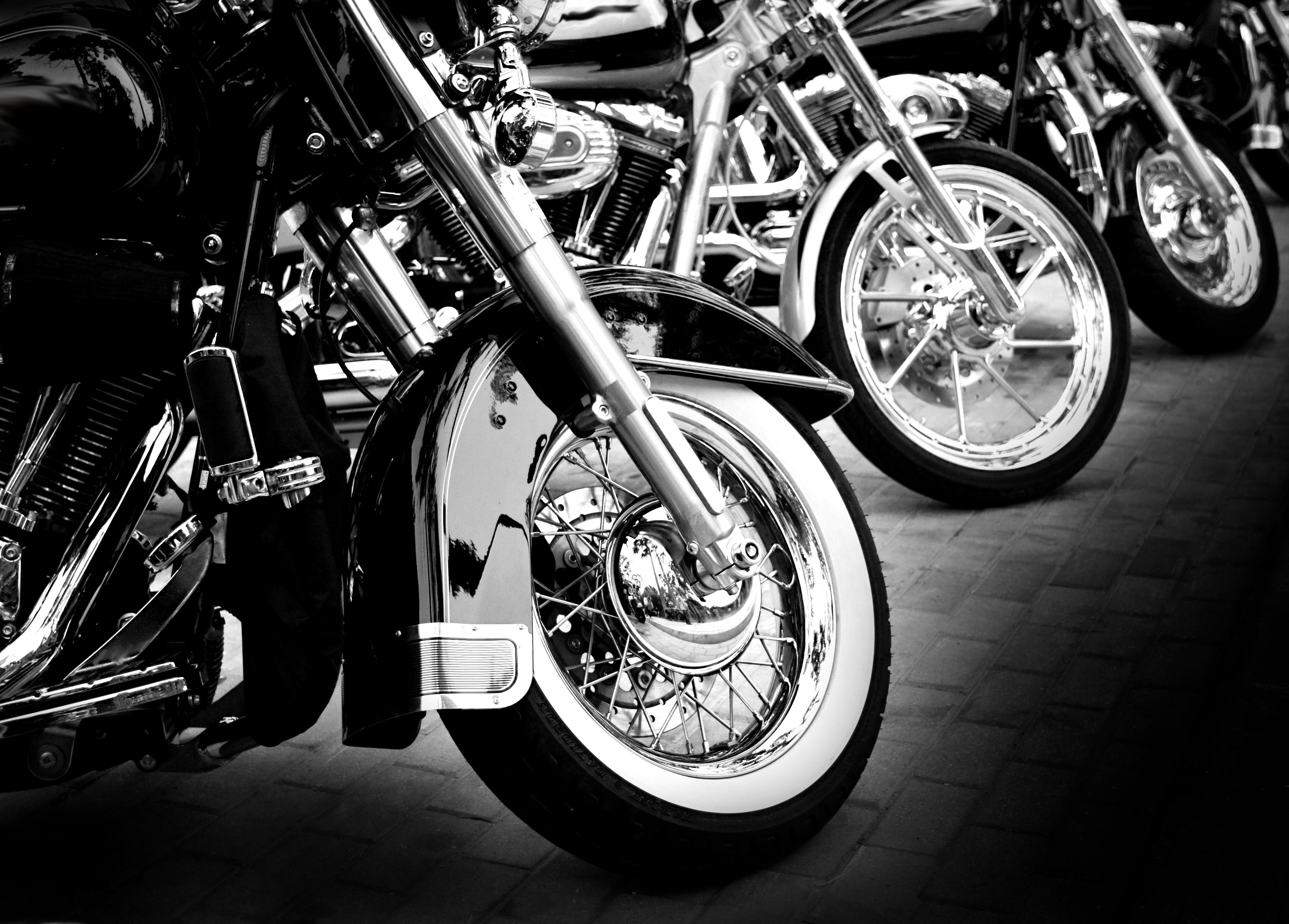 motorcyles front end_33415951