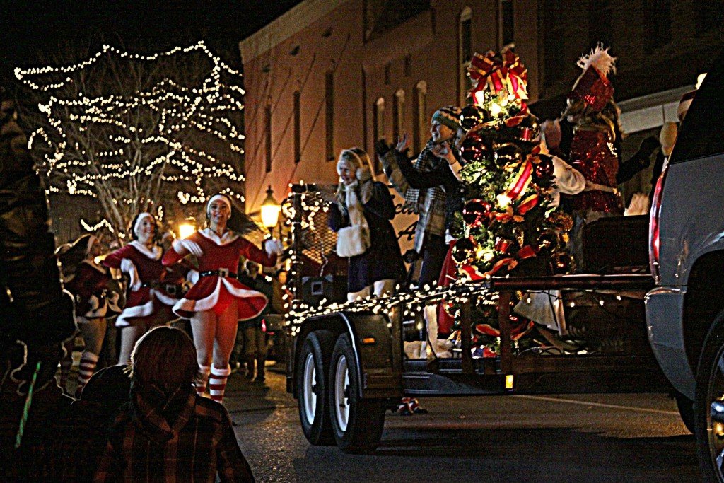 Berlin, MD Hosts Annual Christmas Parade Tonight A Charming Eastern