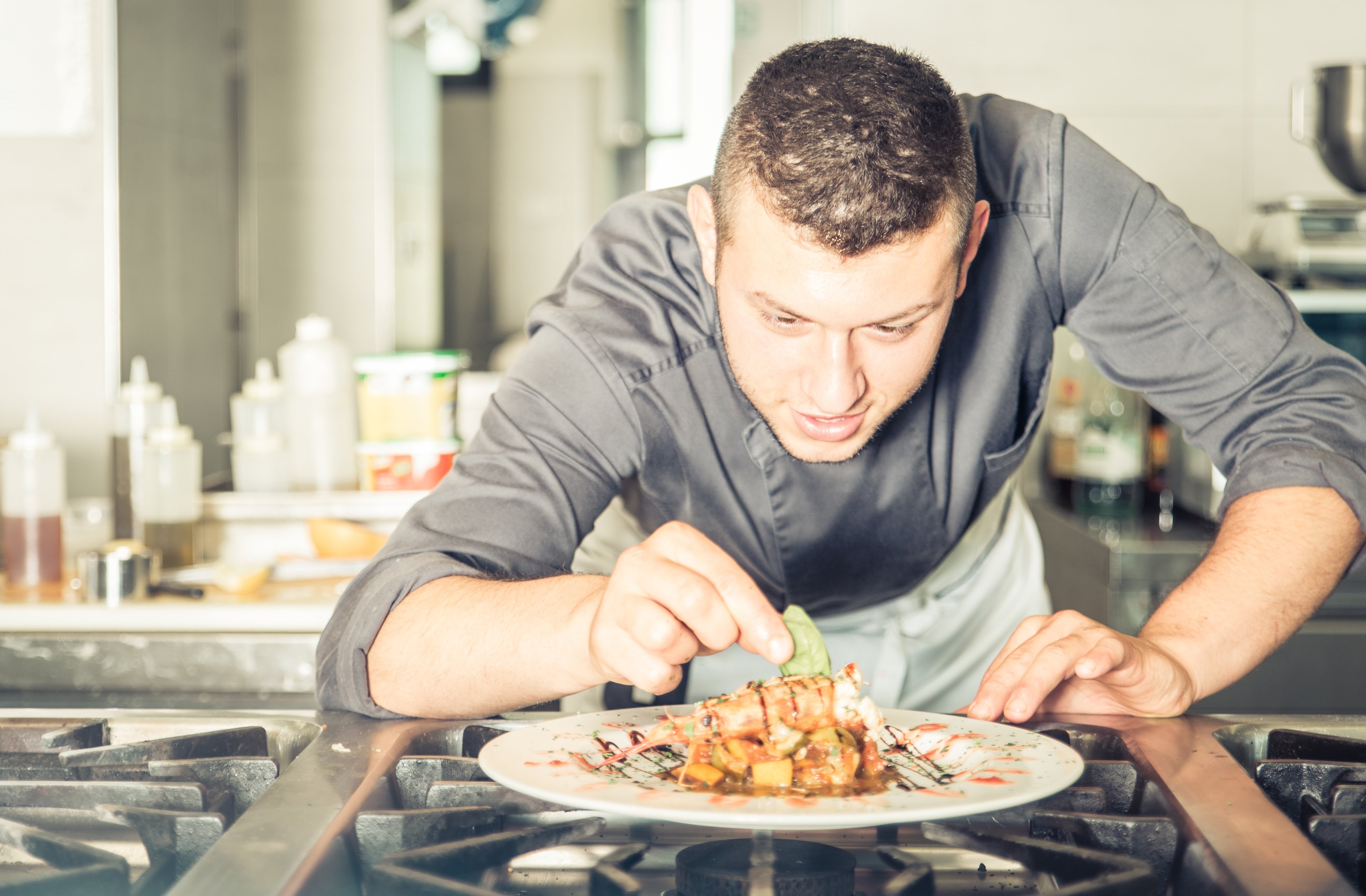 Young chef. Молодой шеф повар. Кондитер из кухни.